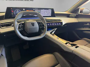 PEUGEOT 3008 1.2 Hybrid Business