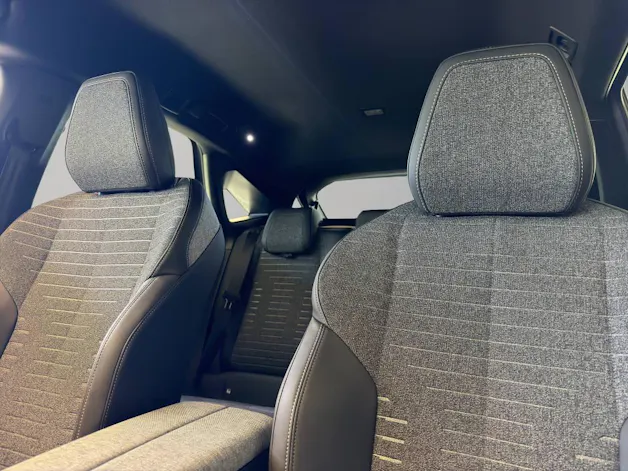 PEUGEOT 3008 1.2 Hybrid Business