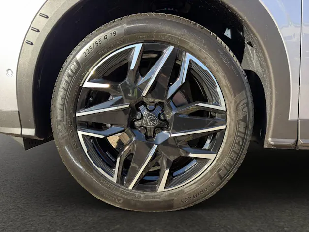 PEUGEOT 3008 1.2 Hybrid Business