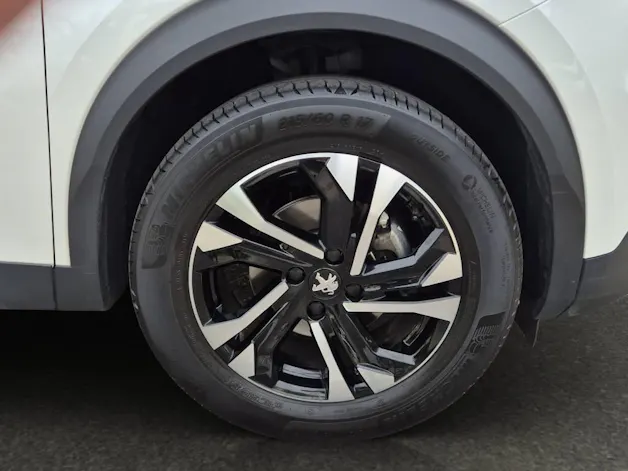 PEUGEOT 2008 1.2 PureTech 130 Allure