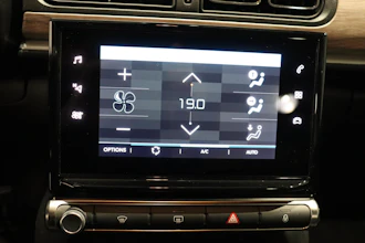 https://vehicle.imgix.net/4489546/6e5e0c39-eff3-4fb4-9b0f-12aef4afba9a.JPG