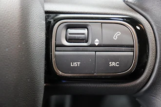 https://vehicle.imgix.net/4489546/785aeef7-f7da-4c9f-b352-5d73158a52b3.JPG