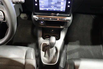 https://vehicle.imgix.net/4489546/b5df2410-558f-4a6d-ad28-6b246fc92d2f.JPG