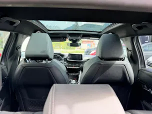 PEUGEOT 208 1.2 PureTech 100 GT