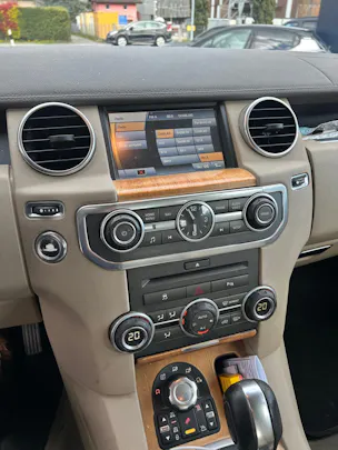 Land Rover Discovery 3.0 TDV6 210 HSE
