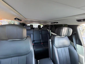 https://vehicle.imgix.net/4489745/98f6d0b7-9a9e-4f46-b304-759bba6ca54f.jpg