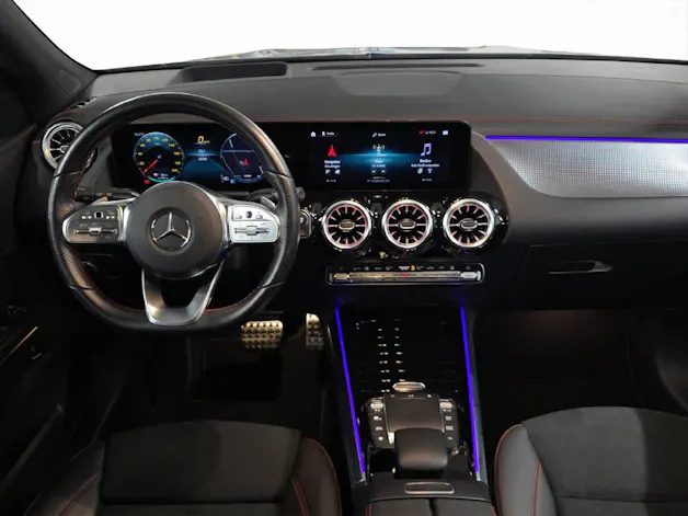 MERCEDES-BENZ EQA 350 AMG Line 4Matic