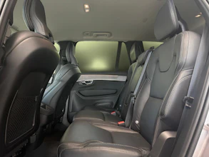 https://vehicle.imgix.net/4489861/313a4cc6-3dc8-4f62-ac1a-ab6c23292daa.jpg