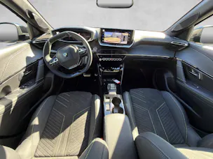 PEUGEOT 208 1.2 Hybrid 145 GT Exclusive