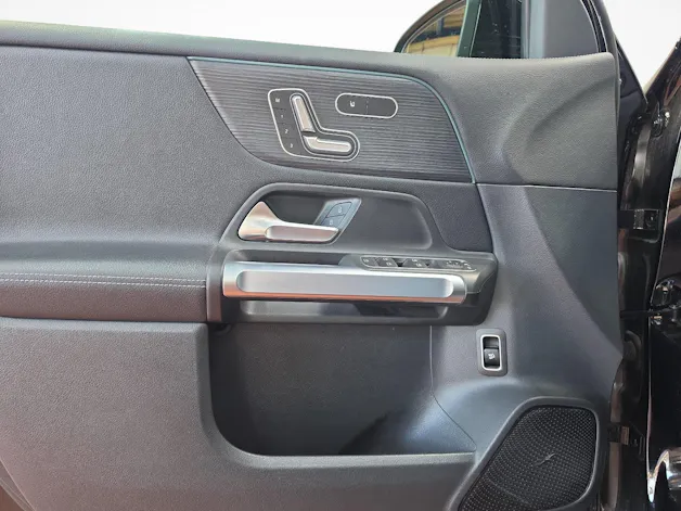 MERCEDES-BENZ GLB 220 d 4MATIC AMG Line