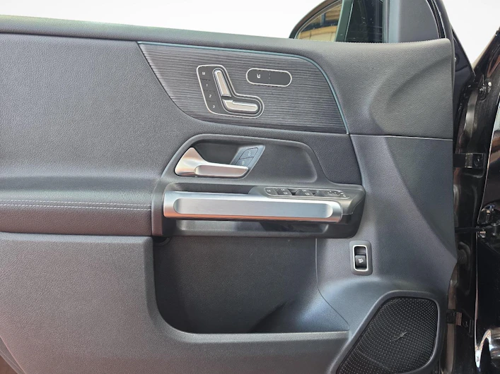 Fahrzeugbild MERCEDES-BENZ GLB 220