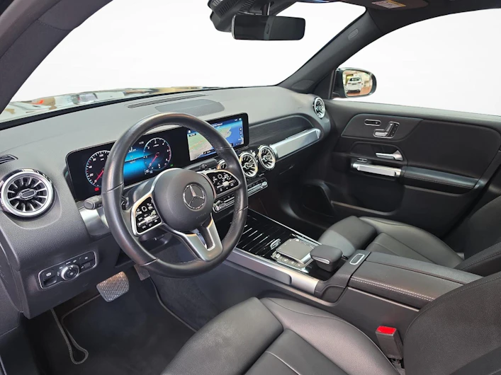 Fahrzeugbild MERCEDES-BENZ GLB 220
