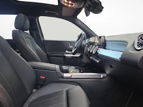 https://vehicle.imgix.net/4489878/4de17173-65d6-470e-85e7-1c1cc85566aa.jpg