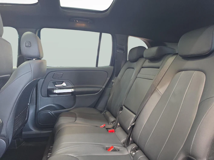 Fahrzeugbild MERCEDES-BENZ GLB 220