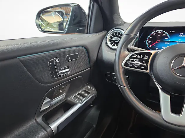 MERCEDES-BENZ GLB 220 d 4MATIC AMG Line