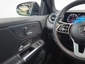 https://vehicle.imgix.net/4489878/abec6e79-5e36-49a8-be17-c851468b78c5.jpg