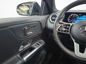 Fahrzeugbild MERCEDES-BENZ GLB 220 d 4MATIC AMG Line