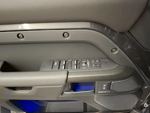 https://vehicle.imgix.net/4489915/446ed324-fe5e-4def-95af-7f2f094c2b2b.jpg
