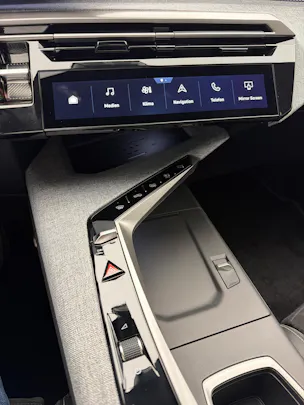 PEUGEOT 5008 e-GT Exclusive AWD
