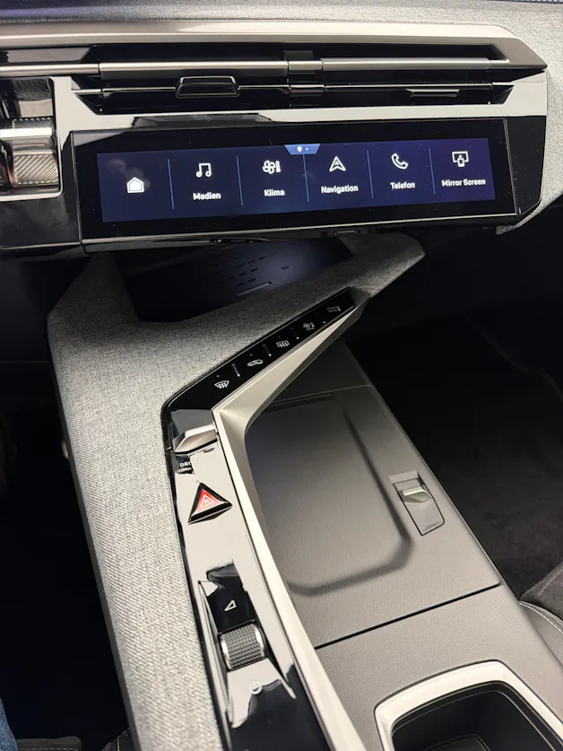 PEUGEOT 5008 e-GT Exclusive AWD