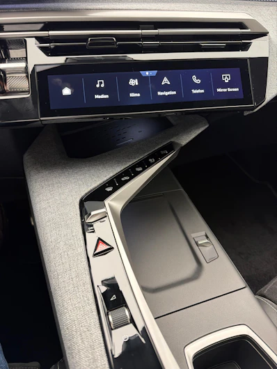 image du véhicule PEUGEOT 5008