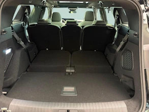 https://vehicle.imgix.net/4489920/901f0bfb-a184-498f-9f00-7cc2b434ea0d.jpg