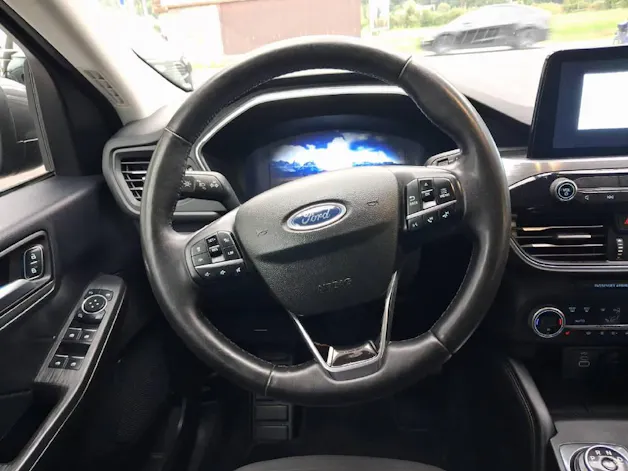 FORD Kuga 2.5 Hybrid Titanium