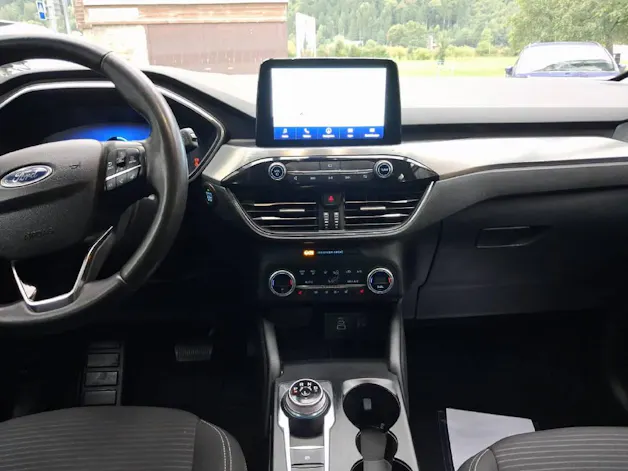 FORD Kuga 2.5 Hybrid Titanium