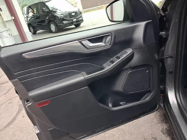 FORD Kuga 2.5 Hybrid Titanium
