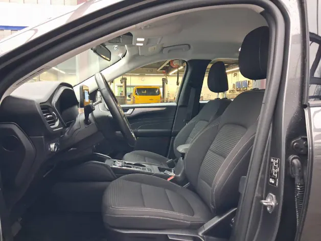FORD Kuga 2.5 Hybrid Titanium
