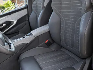 PEUGEOT 3008 1.2 Hybrid GT