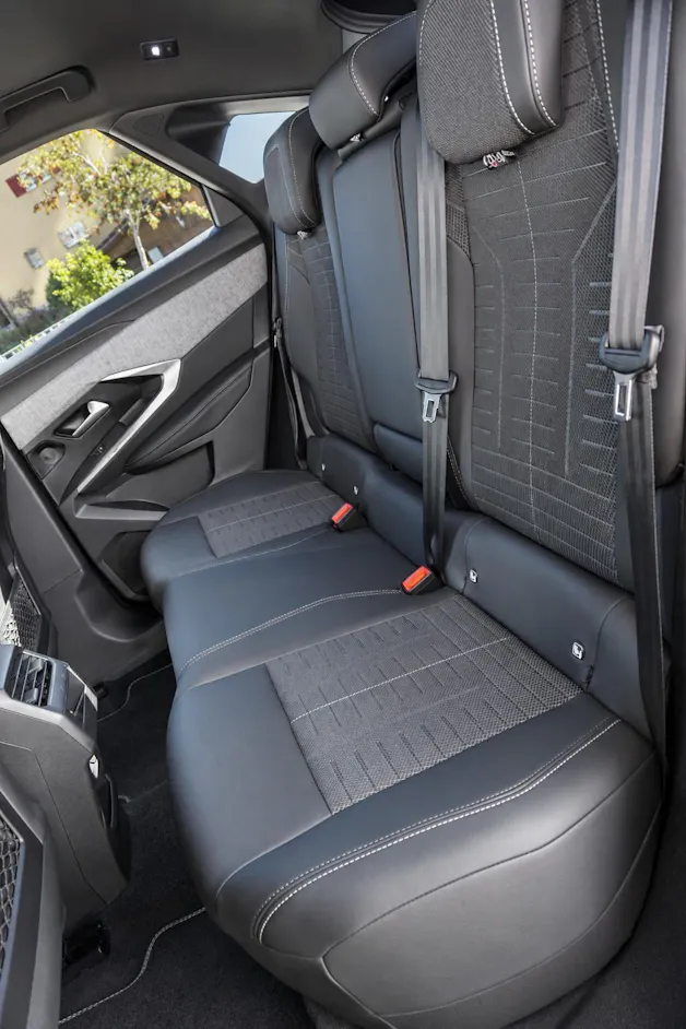 PEUGEOT 3008 1.2 Hybrid GT