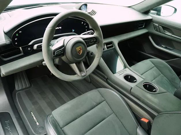PORSCHE Taycan Sport Turismo GTS