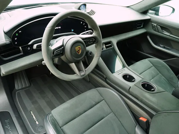 PORSCHE Taycan Sport Turismo GTS