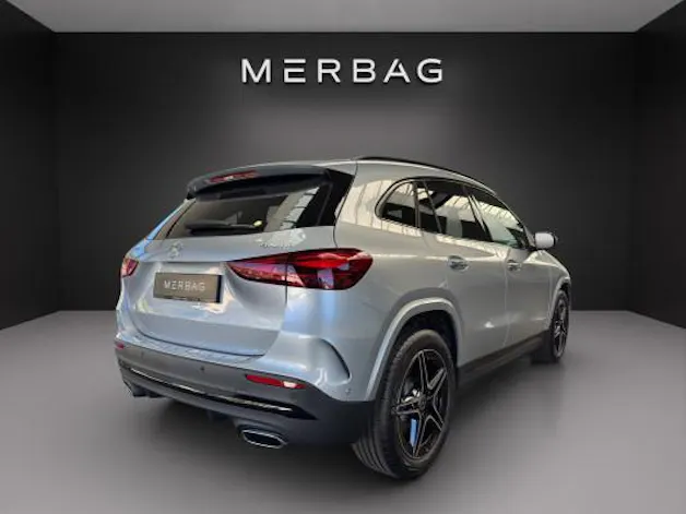 MERCEDES-BENZ GLA 250 4Matic Swiss Star