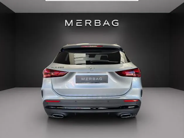 MERCEDES-BENZ GLA 250 4Matic Swiss Star