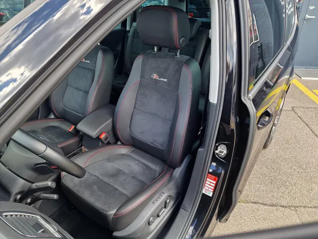 SEAT Alhambra 1.4 TSI DSG SWISS FR2
