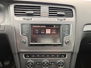 VW Golf 2.0 TDI Lounge 4Motion