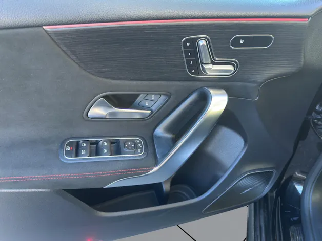 MERCEDES-BENZ A 35 AMG 4Matic