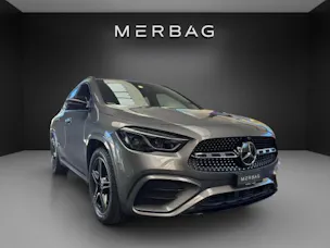 MERCEDES-BENZ GLA 200 Night Star 7G-D