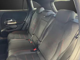 MERCEDES-BENZ GLA 200 Night Star 7G-D