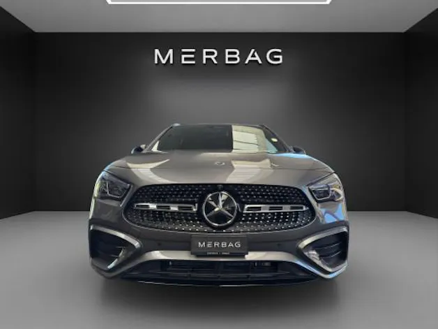 MERCEDES-BENZ GLA 200 Night Star 7G-D