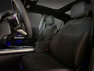 MERCEDES-BENZ GLA 250 4MATIC Swiss Star
