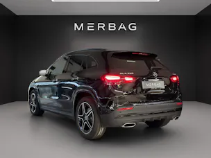 MERCEDES-BENZ GLA 250 4MATIC Swiss Star