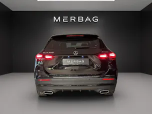 MERCEDES-BENZ GLA 250 4MATIC Swiss Star