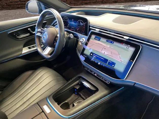 MERCEDES-BENZ E 220 d T 4M 9G-Tronic