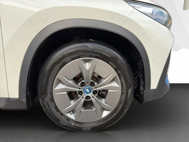 BMW iX1 xDrive30