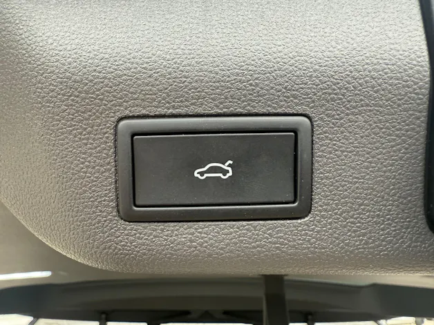 VW Multivan kurz 2.0 TDI Life Edition DSG Navigationssystem Volkswagen original