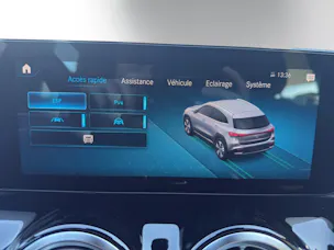 MERCEDES-BENZ EQA 300 4Matic