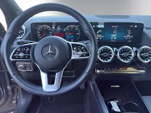MERCEDES-BENZ EQA 300 4Matic